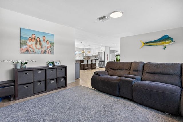 2910 NE 52nd St, Fort Lauderdale, FL 33308