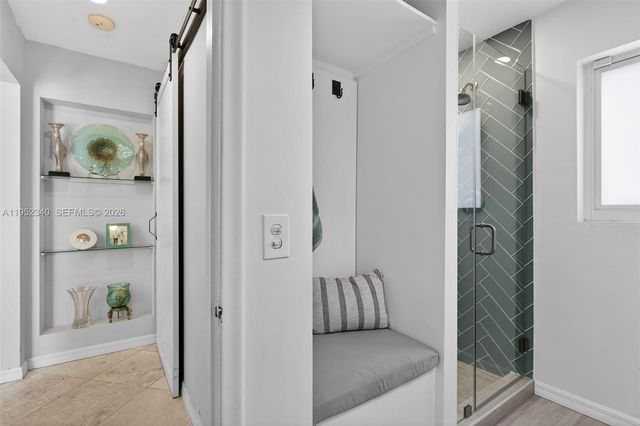 2910 NE 52nd St, Fort Lauderdale, FL 33308