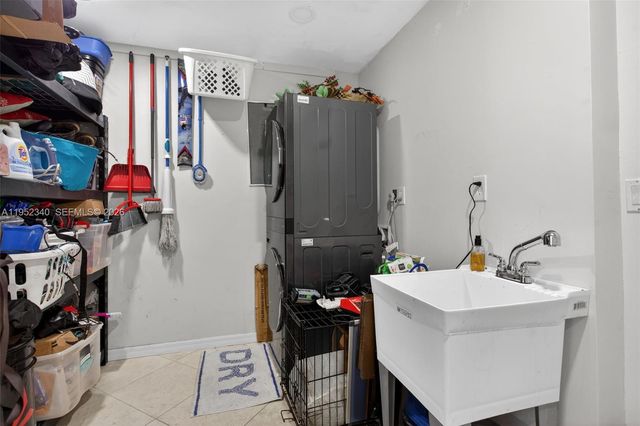 2910 NE 52nd St, Fort Lauderdale, FL 33308