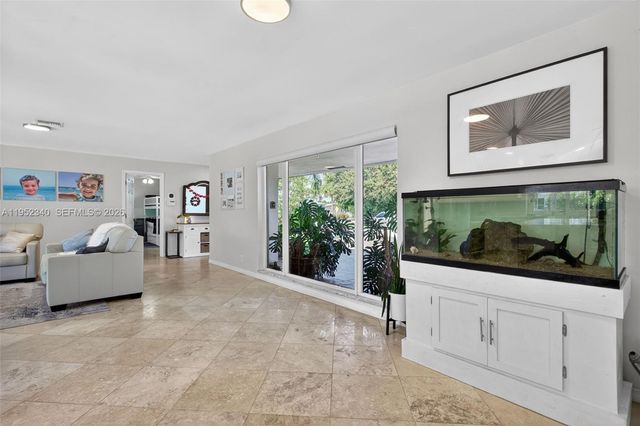 2910 NE 52nd St, Fort Lauderdale, FL 33308