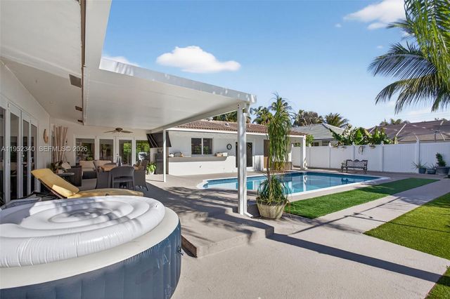 2910 NE 52nd St, Fort Lauderdale, FL 33308