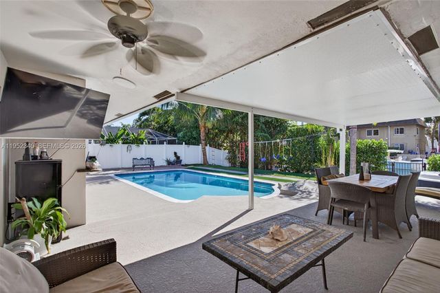 2910 NE 52nd St, Fort Lauderdale, FL 33308