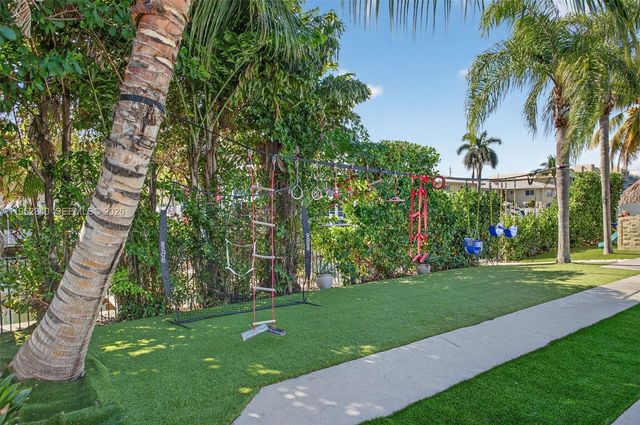 2910 NE 52nd St, Fort Lauderdale, FL 33308