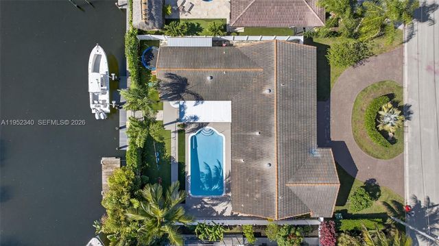 2910 NE 52nd St, Fort Lauderdale, FL 33308