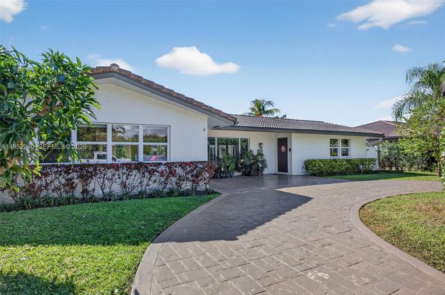 2910 NE 52nd St, Fort Lauderdale, FL 33308