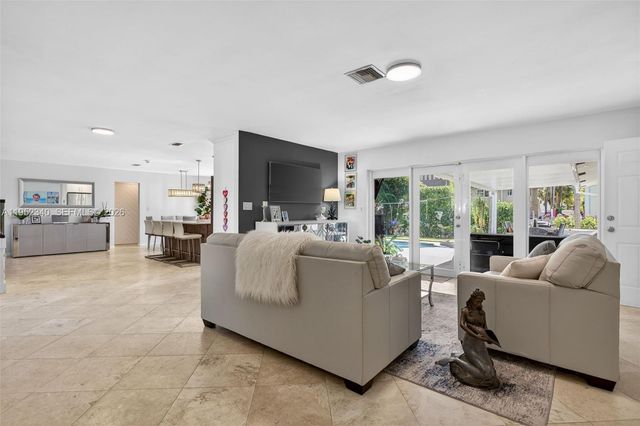 2910 NE 52nd St, Fort Lauderdale, FL 33308