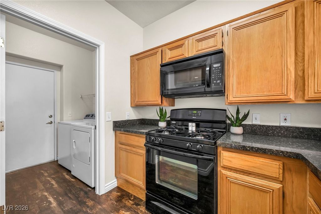 Image 15 of property listing at 7111 South Durango Drive 113, Las Vegas, NV 89113