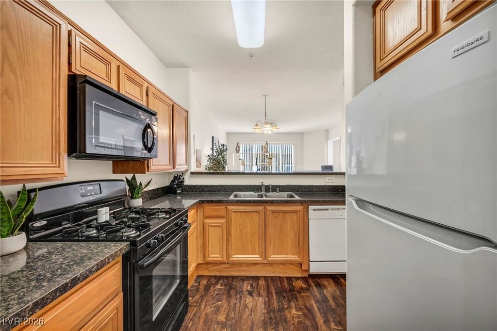 Image 16 of property listing at 7111 South Durango Drive 113, Las Vegas, NV 89113