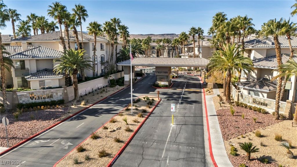 Image 3 of property listing at 7111 South Durango Drive 113, Las Vegas, NV 89113