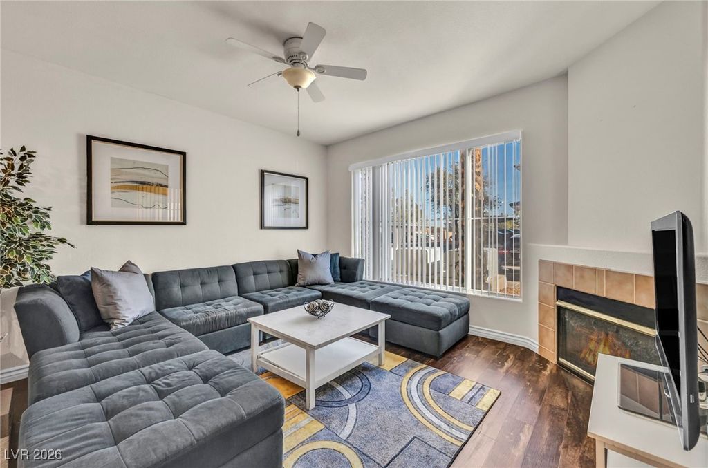 Image 8 of property listing at 7111 South Durango Drive 113, Las Vegas, NV 89113