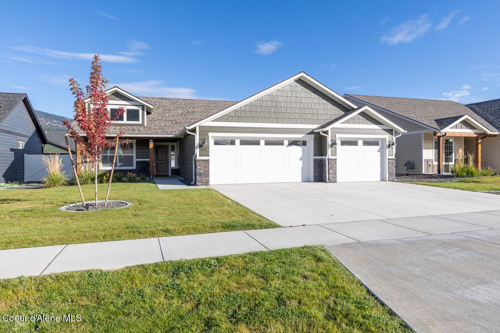 8921 W CULTIVATOR AVE, Rathdrum, ID 83858 photo 2