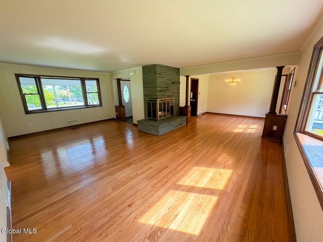 186 Van Rensselaer Boulevard, Menands, NY 12204