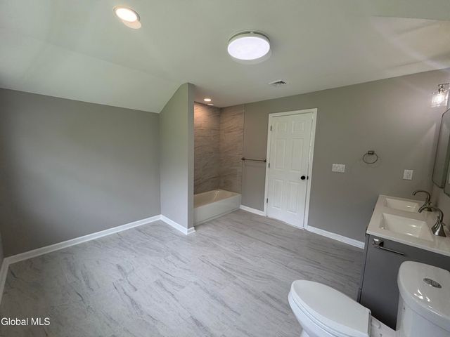 186 Van Rensselaer Boulevard, Menands, NY 12204