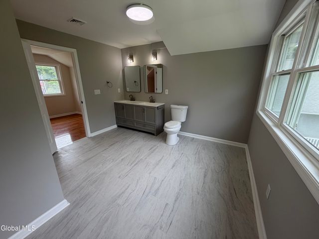 186 Van Rensselaer Boulevard, Menands, NY 12204