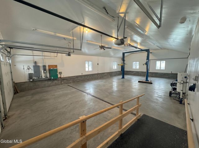 186 Van Rensselaer Boulevard, Menands, NY 12204