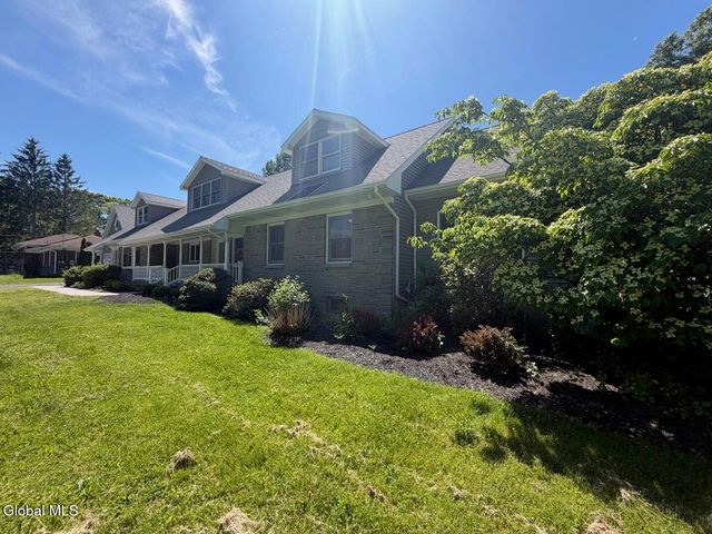 186 Van Rensselaer Boulevard, Menands, NY 12204