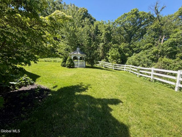 186 Van Rensselaer Boulevard, Menands, NY 12204