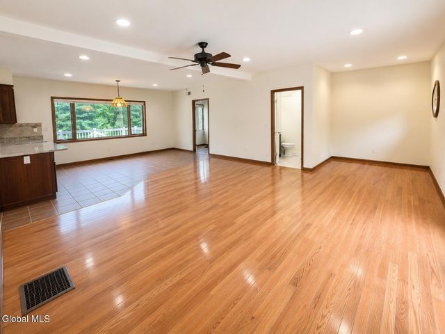 186 Van Rensselaer Boulevard, Menands, NY 12204