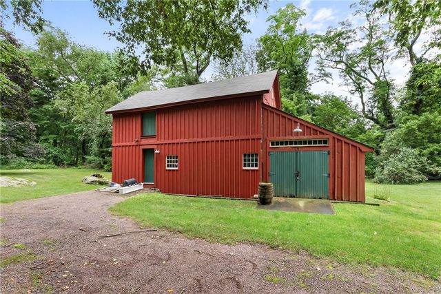 1111 Old Smithfield Road, North Smithfield, RI 02896