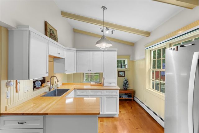 1111 Old Smithfield Road, North Smithfield, RI 02896