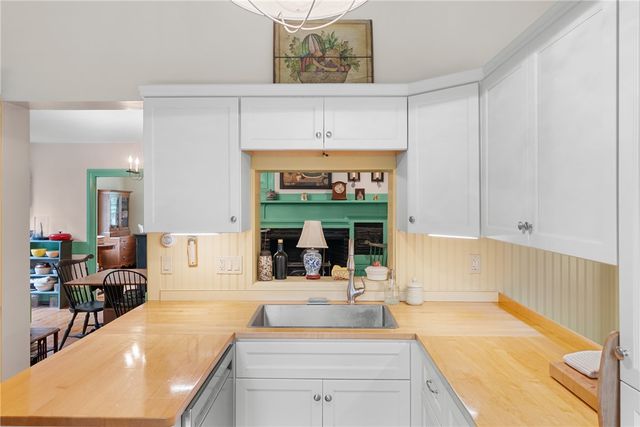 1111 Old Smithfield Road, North Smithfield, RI 02896