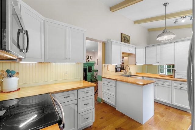 1111 Old Smithfield Road, North Smithfield, RI 02896