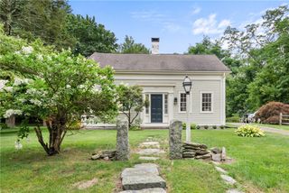 1111 Old Smithfield Road, North Smithfield, RI 02896