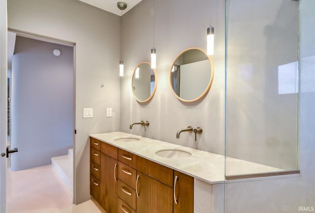 1026 S Greenwood Avenue, Bloomington, IN 47401