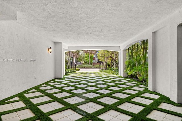 1803 S Bayshore Lane, Miami, FL 33133