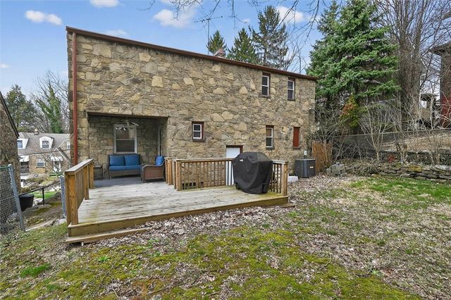 2036 Sampson St, Wilkinsburg, PA 15221