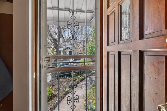 2036 Sampson St, Wilkinsburg, PA 15221