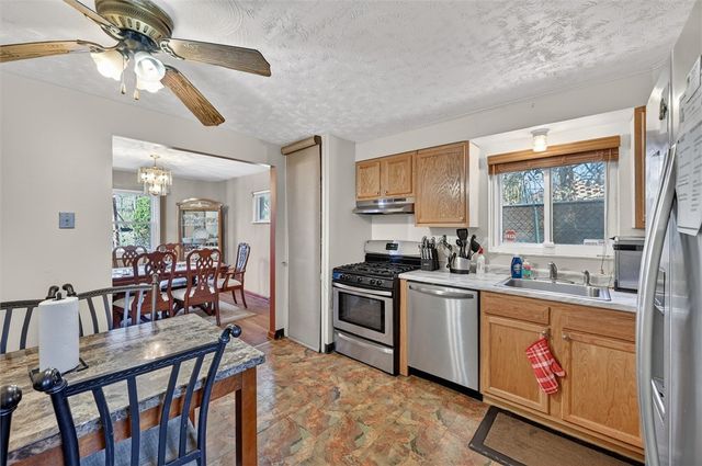 2036 Sampson St, Wilkinsburg, PA 15221