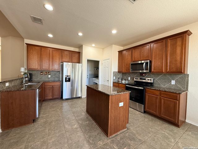 6113 Merion, Schertz, TX 78108