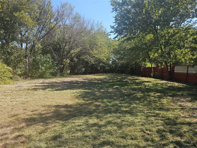 105 Huling Drive, Azle, TX 76020