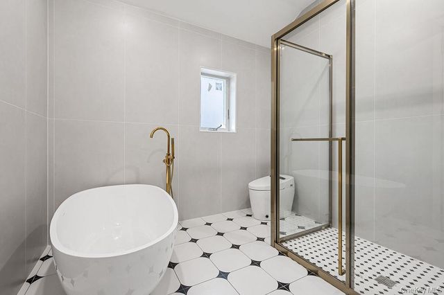 157-51 Rose Avenue, Flushing, NY 11355