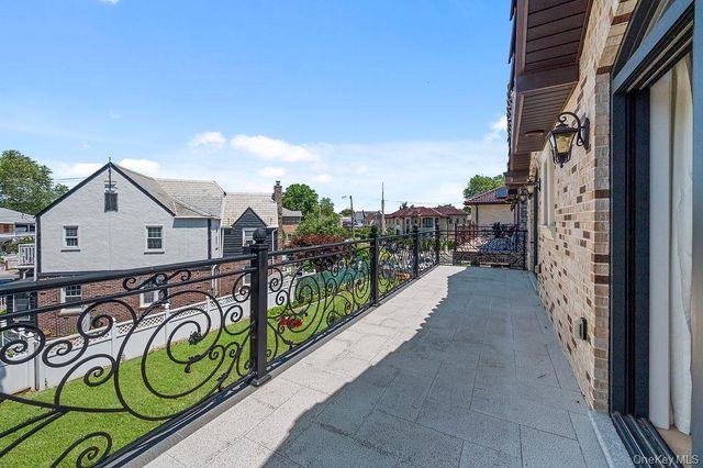 157-51 Rose Avenue, Flushing, NY 11355