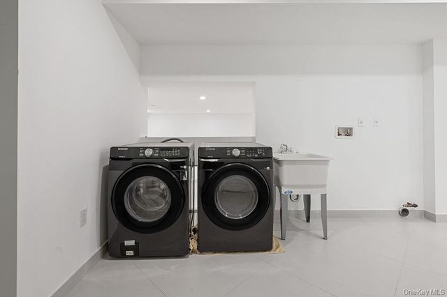 157-51 Rose Avenue, Flushing, NY 11355