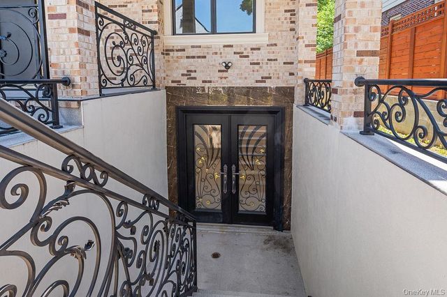 157-51 Rose Avenue, Flushing, NY 11355