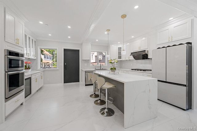 157-51 Rose Avenue, Flushing, NY 11355