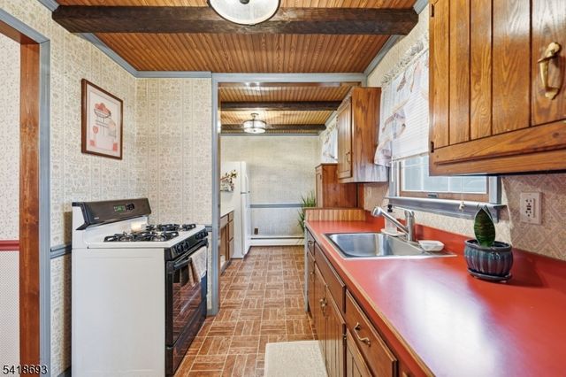 15 Colgate Rd, Oakland Boro, NJ 07436