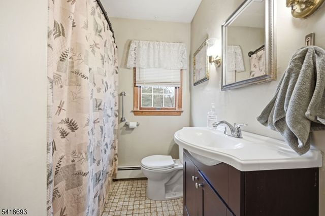 15 Colgate Rd, Oakland Boro, NJ 07436