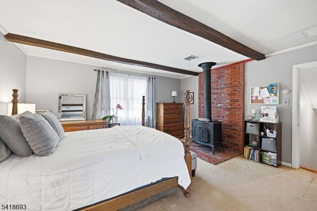 15 Colgate Rd, Oakland Boro, NJ 07436