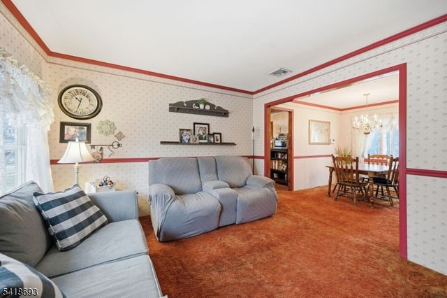 15 Colgate Rd, Oakland Boro, NJ 07436