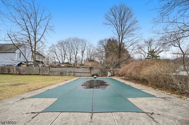 15 Colgate Rd, Oakland Boro, NJ 07436