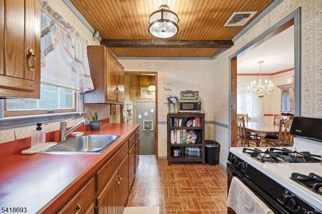 15 Colgate Rd, Oakland Boro, NJ 07436