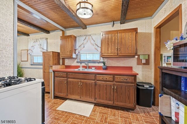 15 Colgate Rd, Oakland Boro, NJ 07436