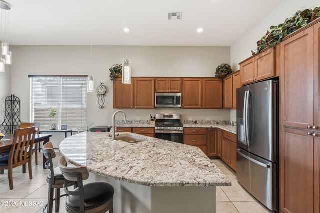 2355 E Thunder Bluff Drive, Green Valley, AZ 85614