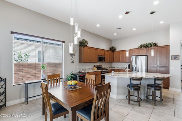 2355 E Thunder Bluff Drive, Green Valley, AZ 85614