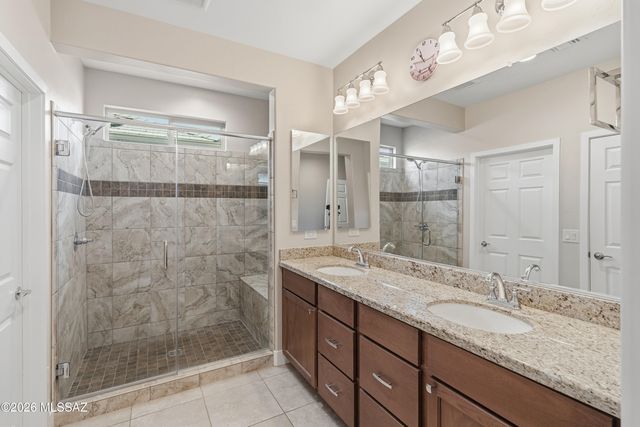 2355 E Thunder Bluff Drive, Green Valley, AZ 85614