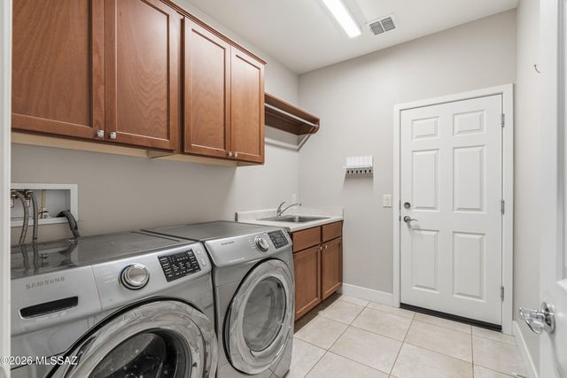 2355 E Thunder Bluff Drive, Green Valley, AZ 85614